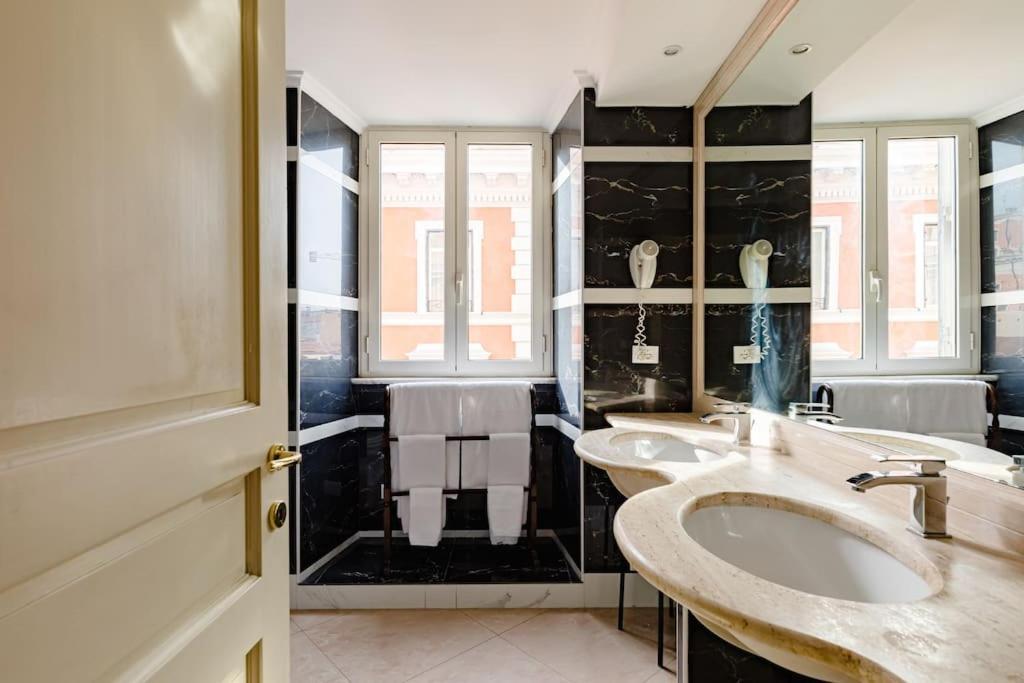 41 Nazionale Suite 41 Rome Exterior photo