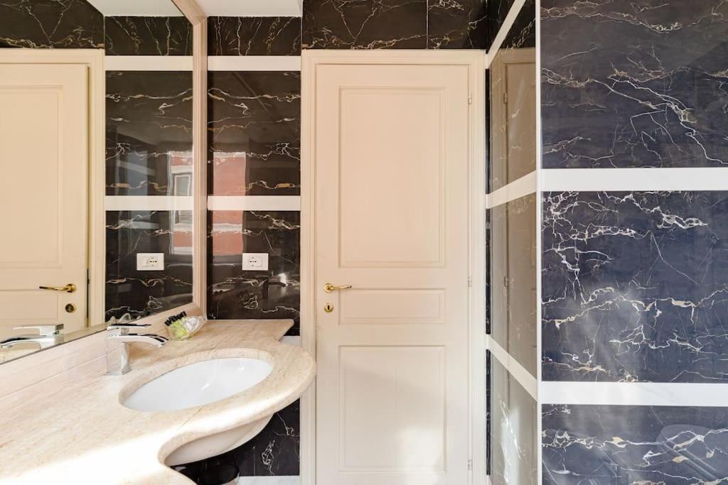 41 Nazionale Suite 41 Rome Exterior photo